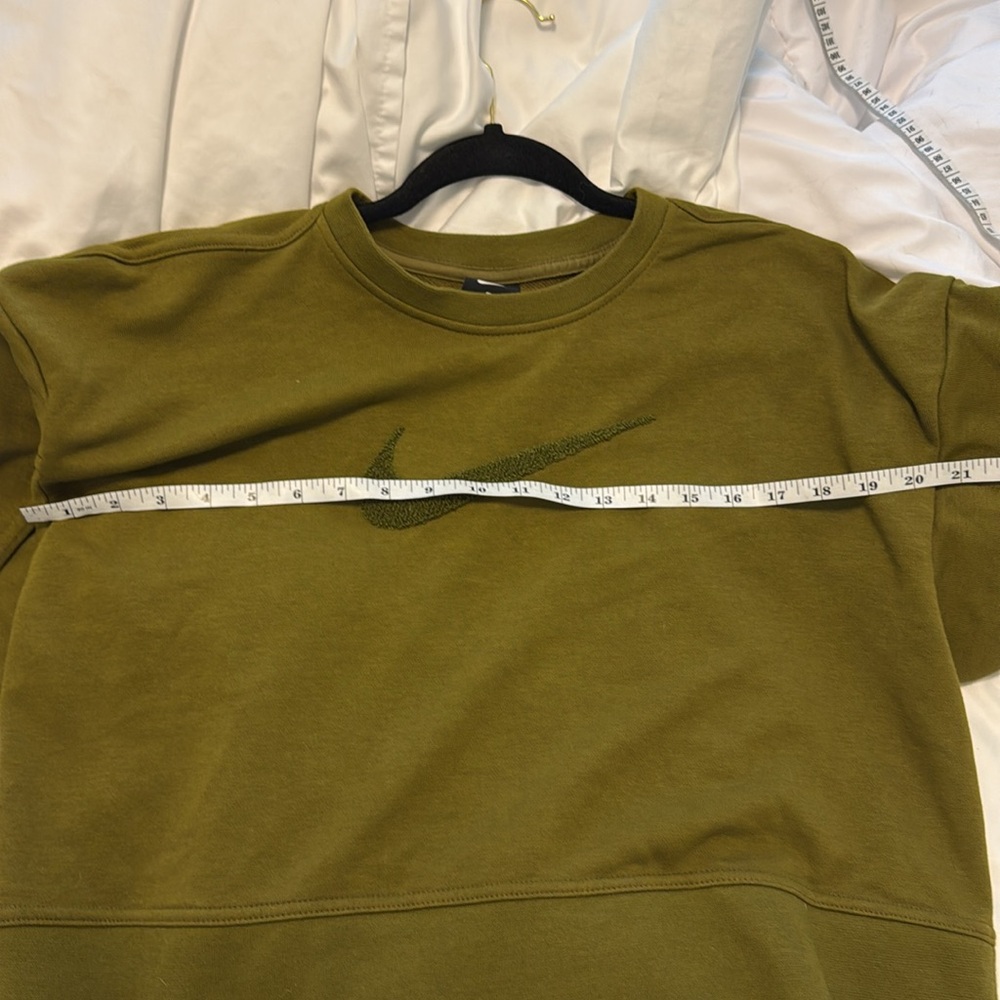 Nike Olive Green Cropped Sweatshirt with Embroidered Swoosh - Picture 5 of 7